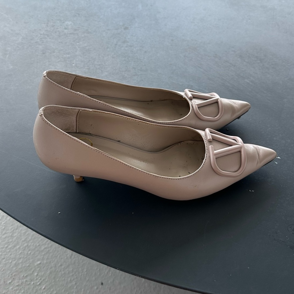 VALENTINO GARAVANI - VLogo leather pumps, EU 36